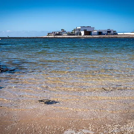 In Front Of Idyllic דירה Majanicho