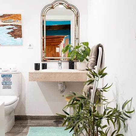 아파트 In Front Of Idyllic