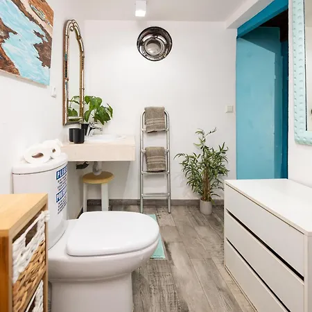 아파트 In Front Of Idyllic *