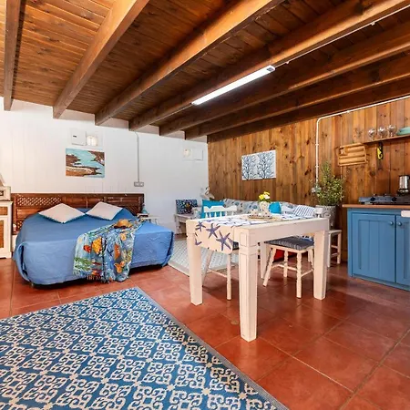 In Front Of Idyllic Lejlighed Majanicho